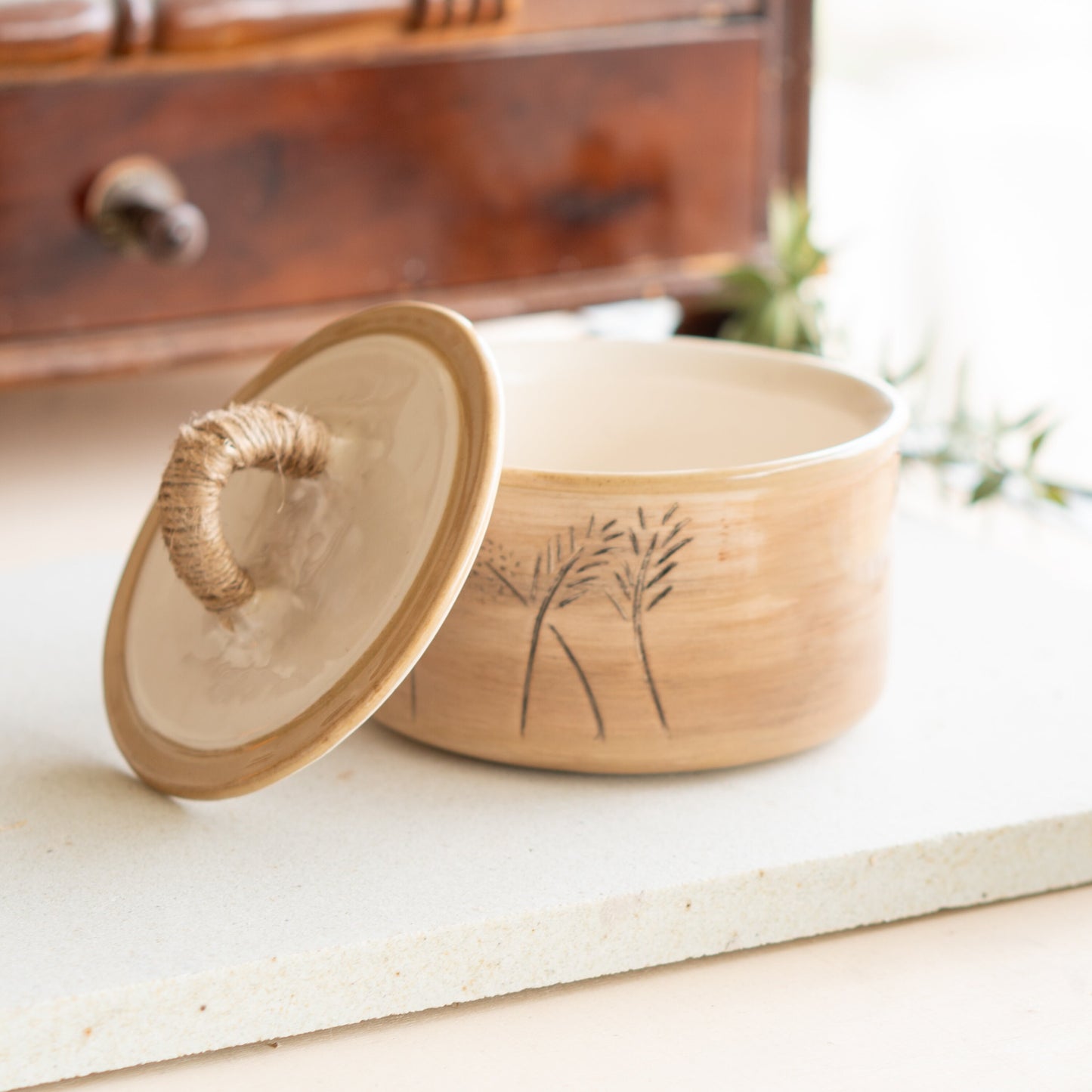 Ceramic Pot with Lid - Multipurpose Storage Box