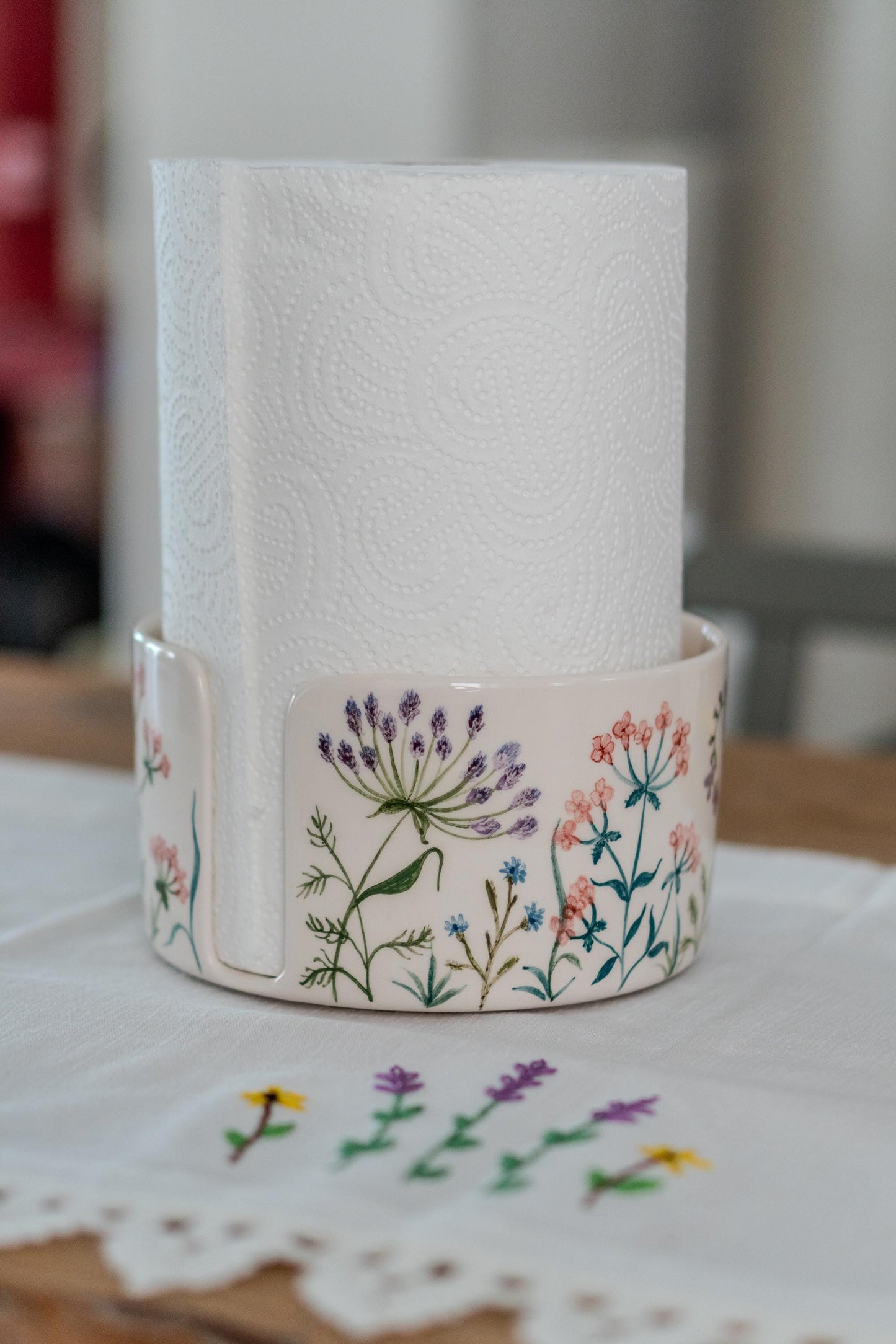 Paper Towel Holder - Flower Dopamine Decor, Freestanding Paper Towel Stand, Ceramic Paper Roll Holder