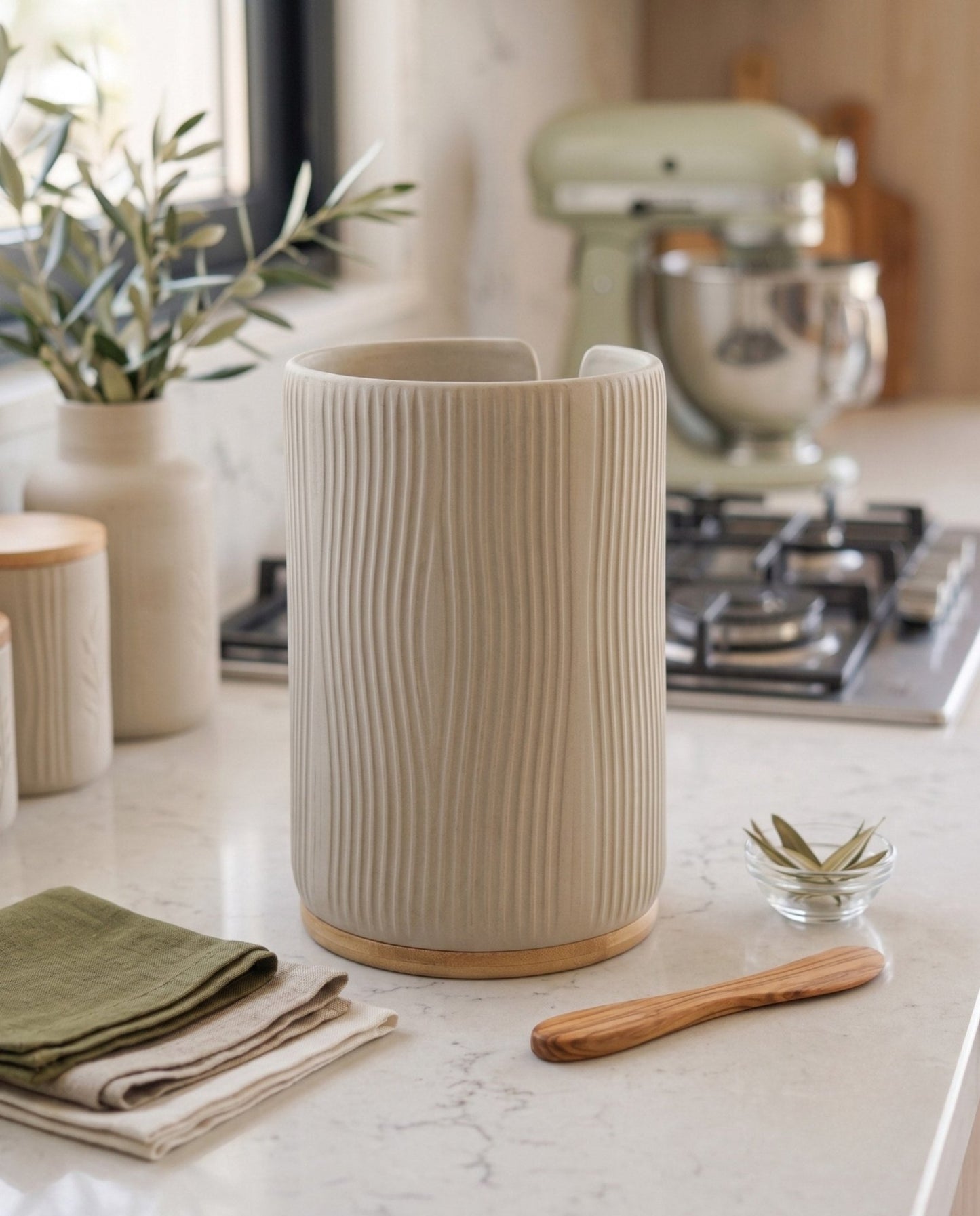 Olive Decorated Ceramic Paper Towel Holder | Wood Base